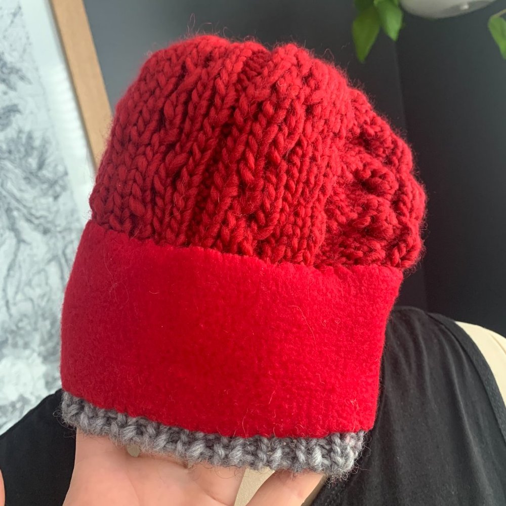 Red winter hat - OS - Picture 2 of 2